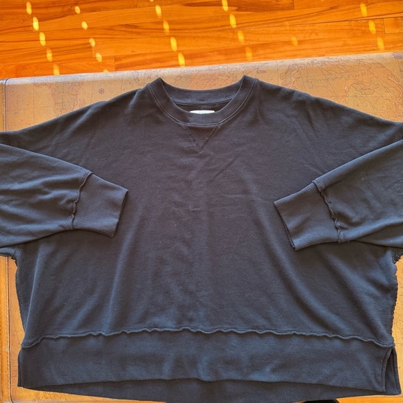 AE Big Hug Crew Neck Sweatshirt, size Large, Black - Picture 2 of 7